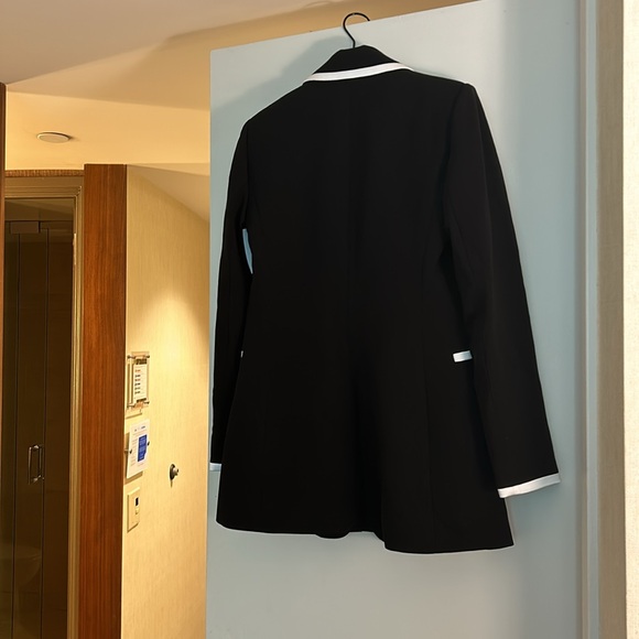 Alice + Olivia Breann Long Fitted Blazer with Piping, Black NWOT - Picture 9 of 9